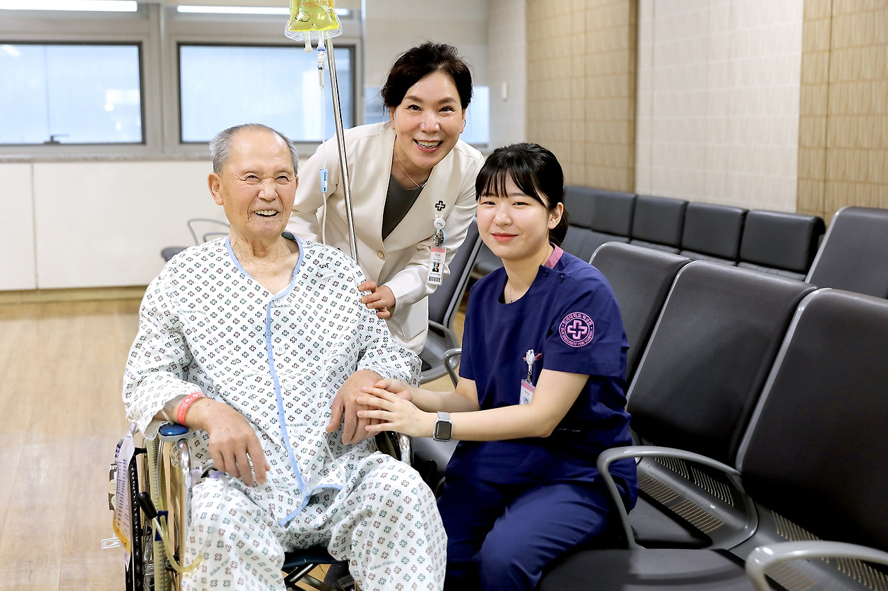 [사진] 낙관주의적인 성향을 보인 환자들이 질병 치료에 더 긍정적인 영향을 미치는 것으로 나타났다. - 복사본.jpg
