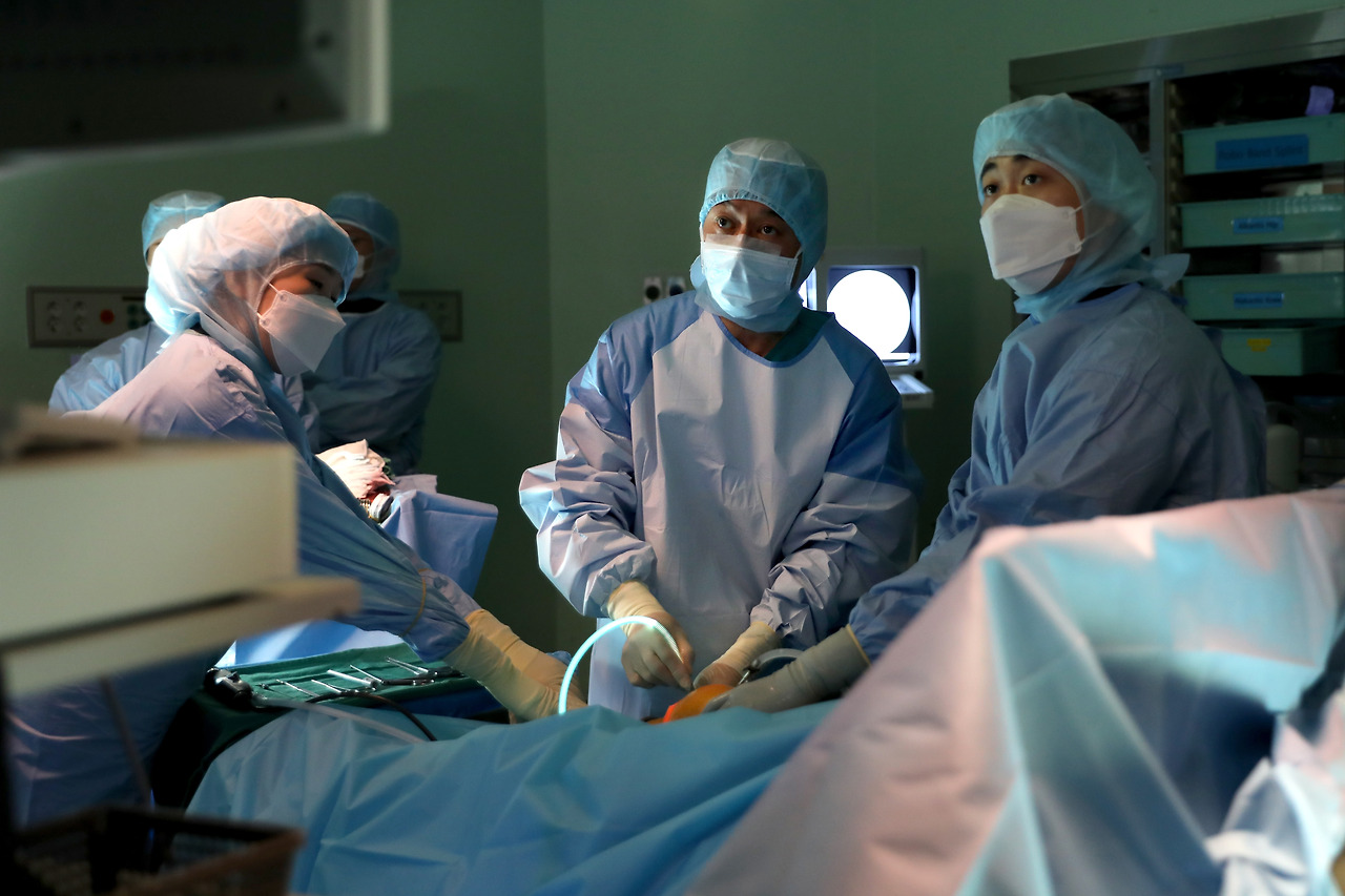 [사진] 나경욱 일산백병원 정형외과 교수 (4).jpg