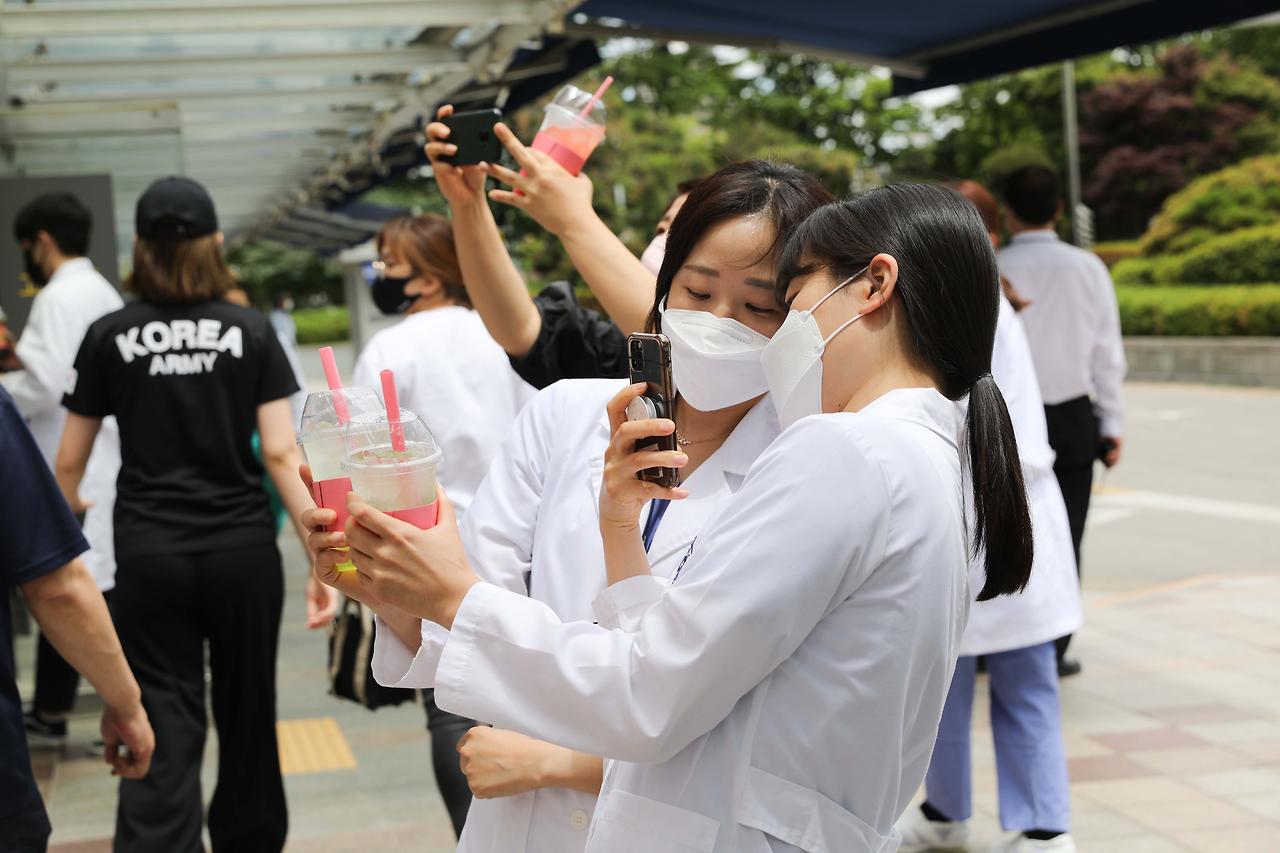 [일산백병원 커피데이 사진3].jpg