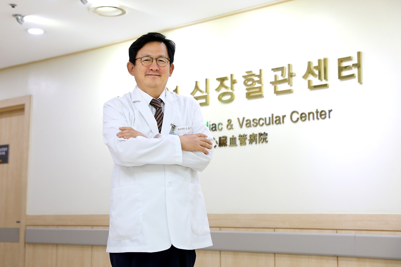 [사진]명의_흉부외과 신윤철 교수_4.jpg