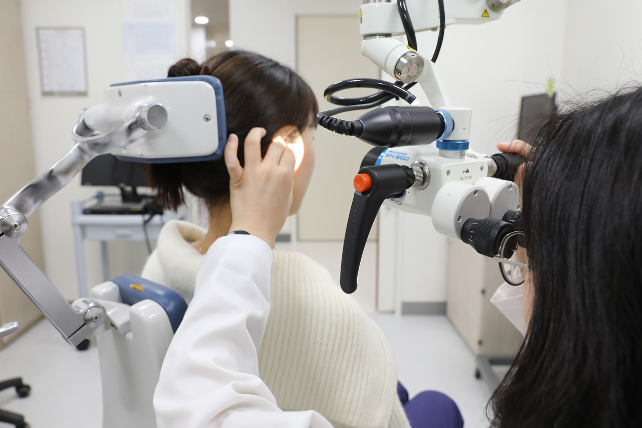 이전미 교수님 진료장면4.jpg