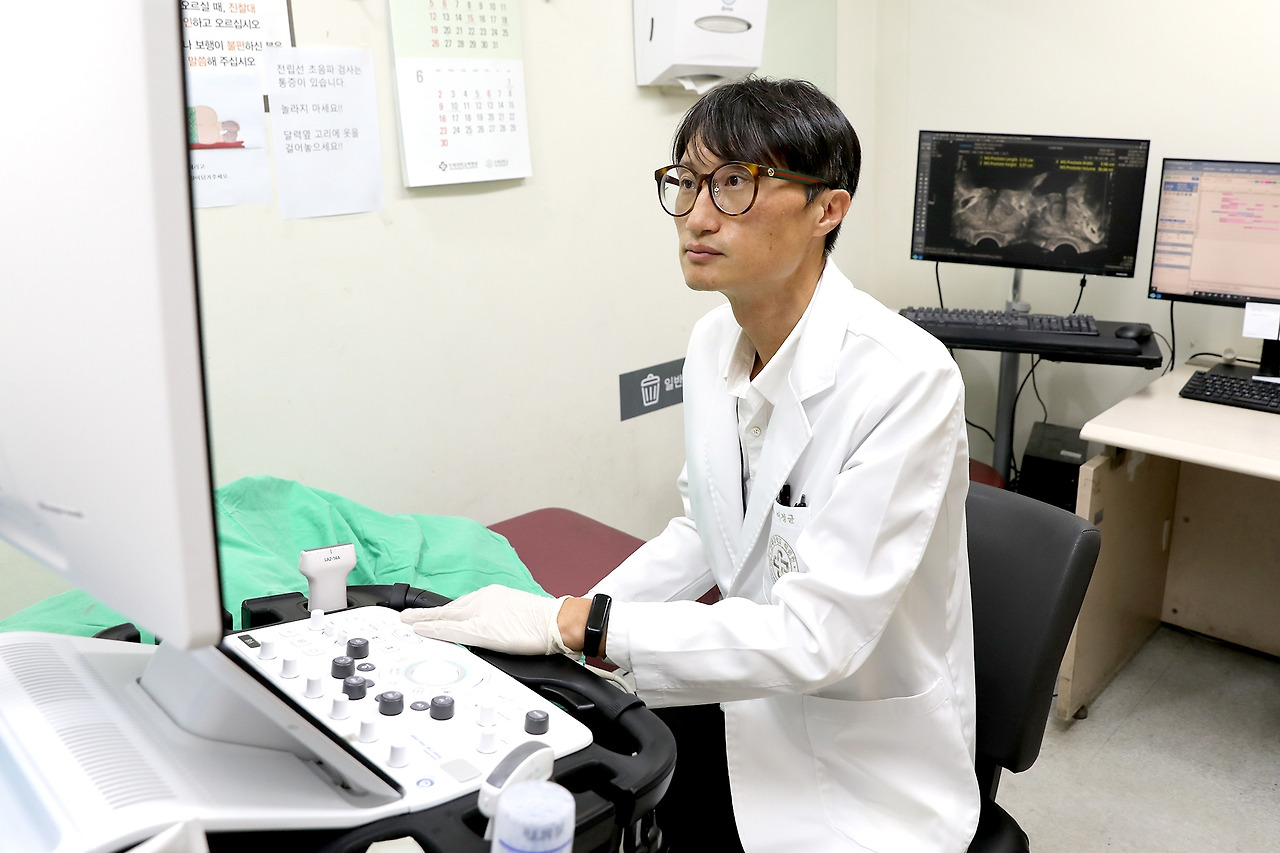 비뇨의학과 여정균 교수 이미지 사진2.jpg