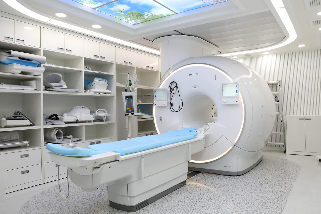 필립스 MRI 3.0T 장비사진1.jpg