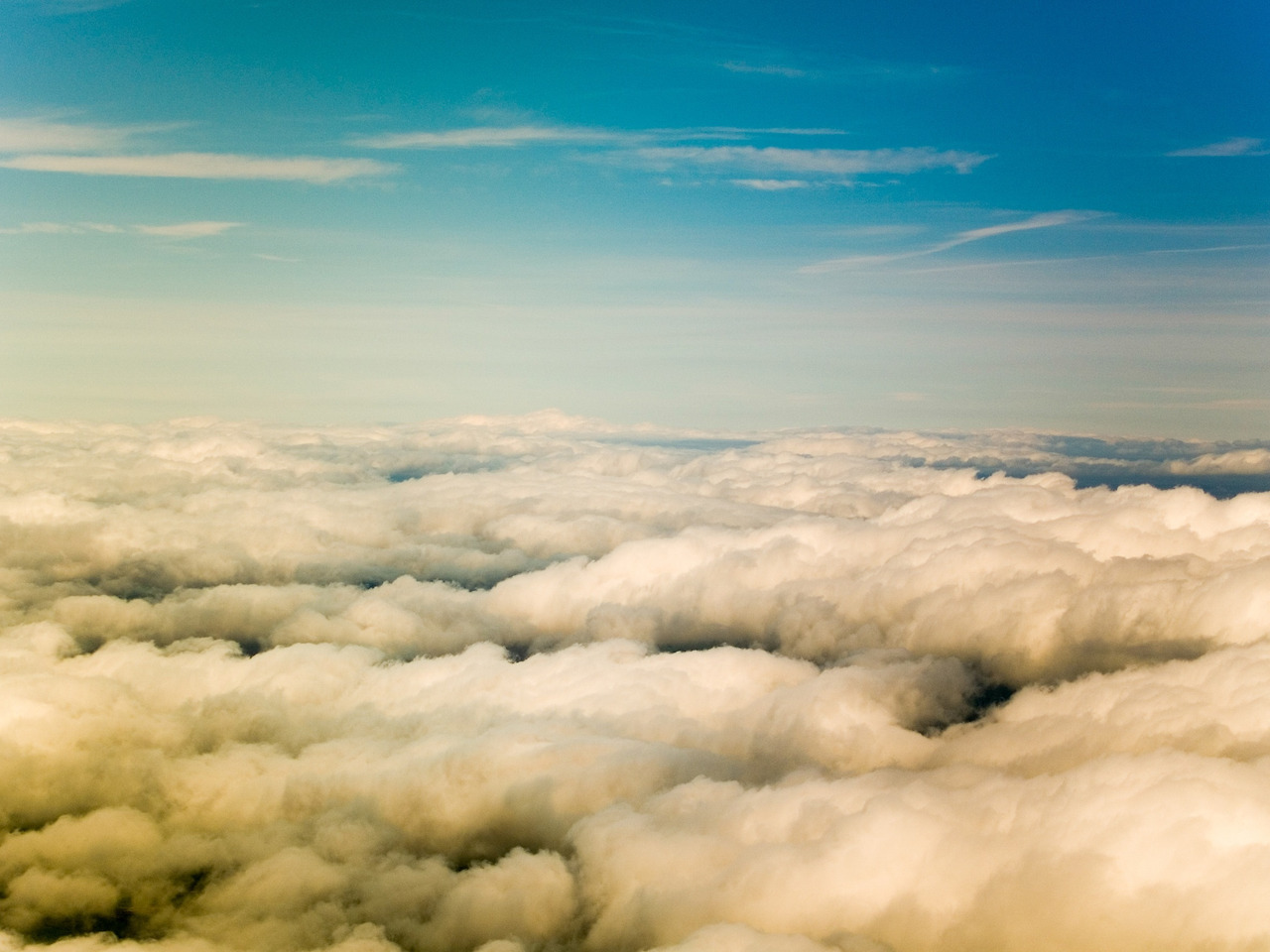 above-the-clouds-691592.jpg