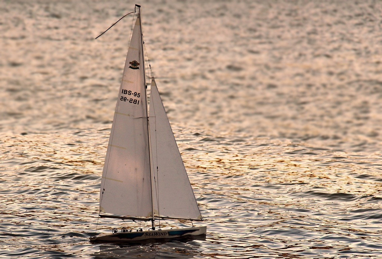 sailboat-3399014_1280.jpg