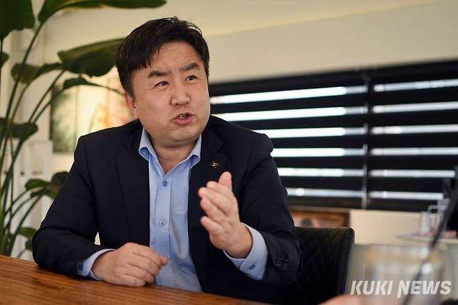 쿠키뉴스 이영재 대한바둑협회 정봉수 회장.jpg