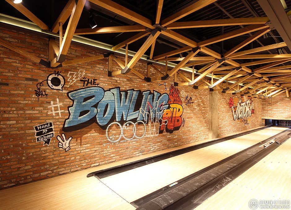bfmin18oribowlingpub213.jpg