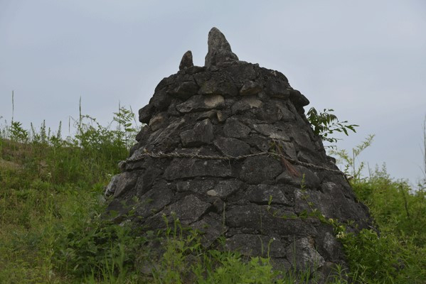 제원면 대산리 할아버지탑.jpg