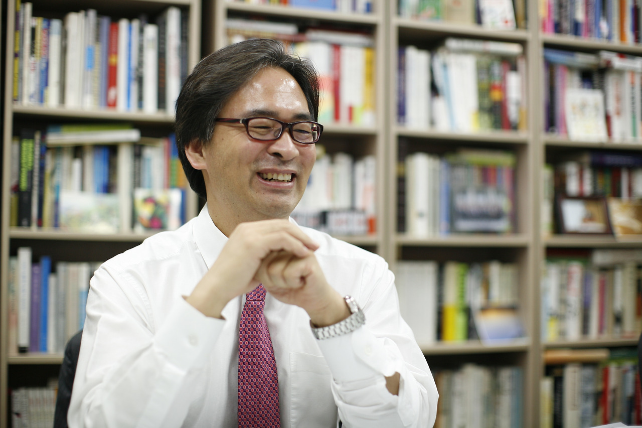 브레인 잡지사진미소.jpg