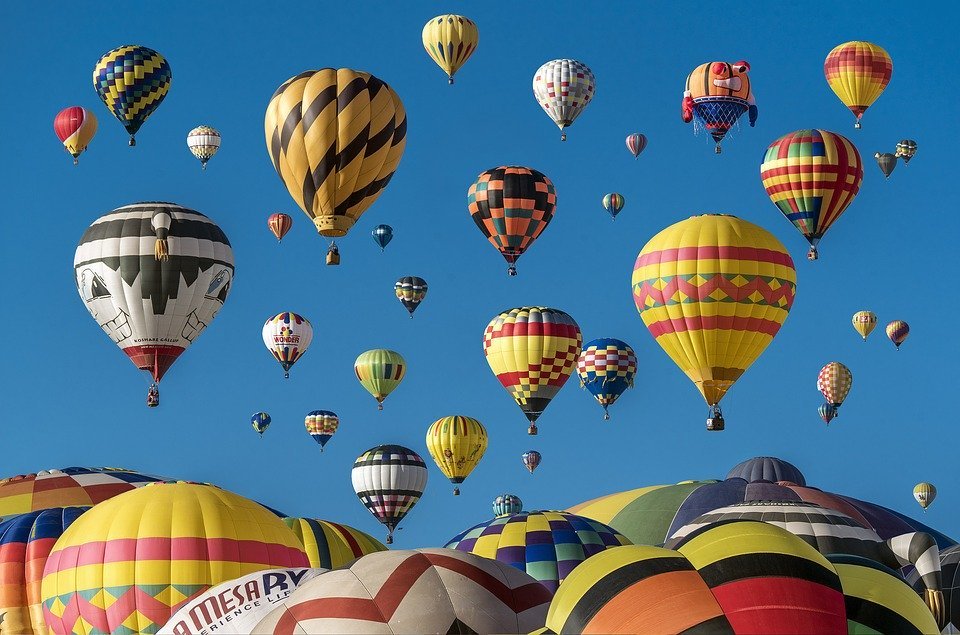 hot-air-balloons-1867279_960_720.jpg