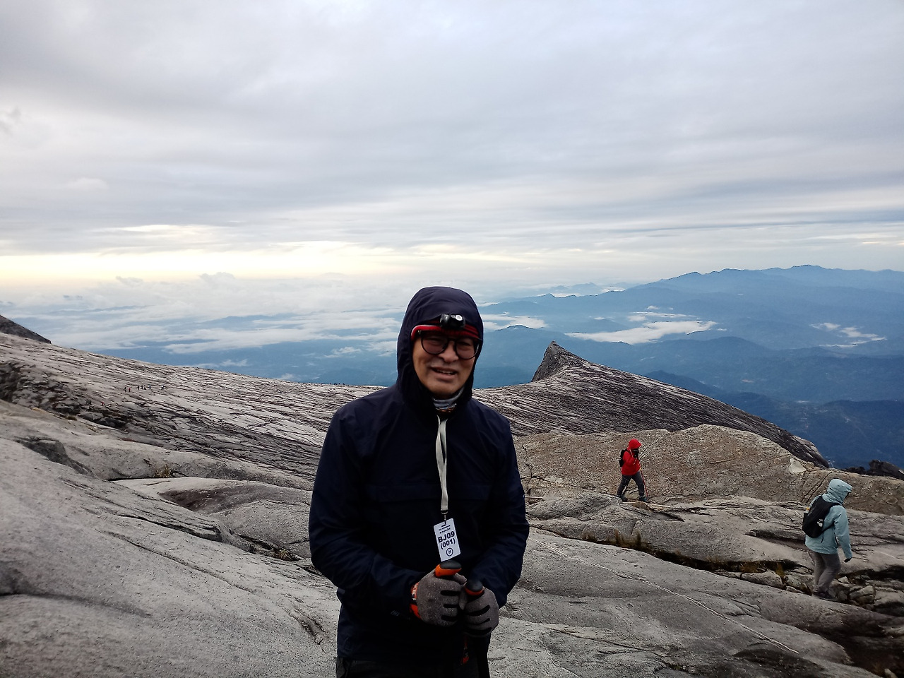 키나발루 등반 도중.jpg