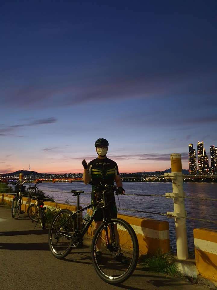 자전거 한강.jpg