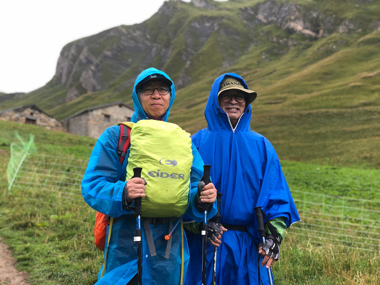 몽블랑 강소장 8 배낭 들어주기.jpg