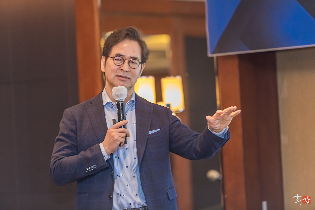 휴넷 행복경영 조찬 2024-7.jpg