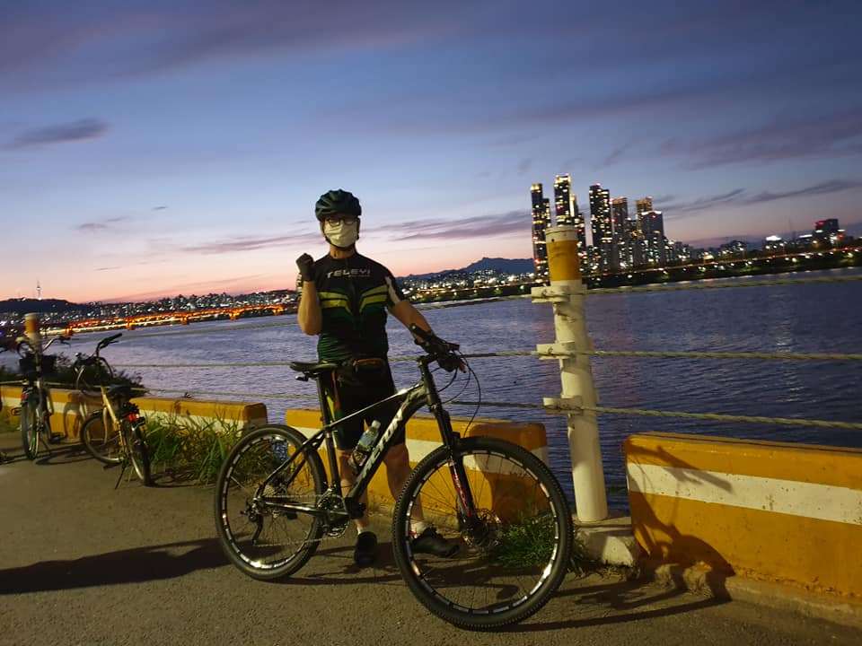 자전거 한강1.jpg