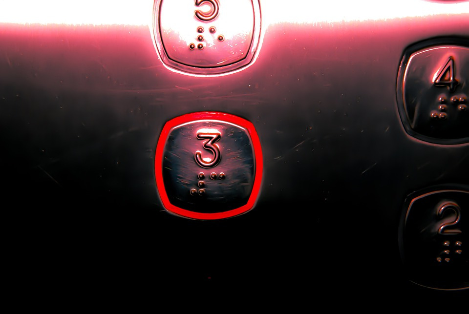 elevator-449698_960_720.jpg