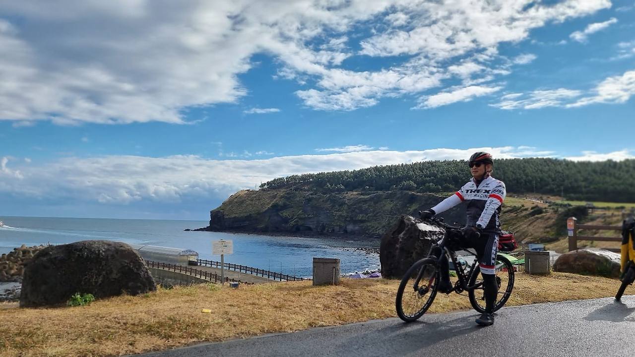 해거름 마을 공원 인증센터 바닷가.jpg