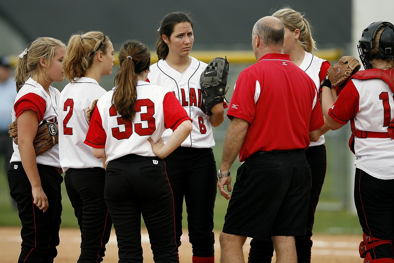 softball-team-1574970_1280.jpg