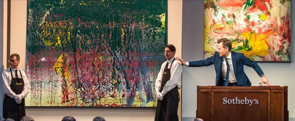 소더비 경매 장면.jpg