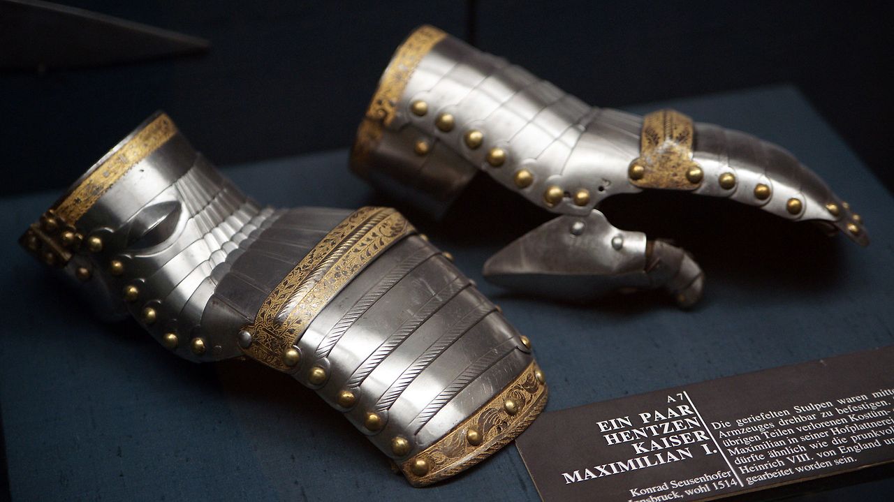 1920px-HJRK_A_7_-_Gauntlets_of_Maximilian_I%2C_c._1514.jpg