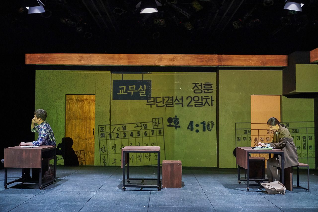 [공연사진]철가방추적작전_두산인문극장2019_아파트_두산아트센터  (7).jpg