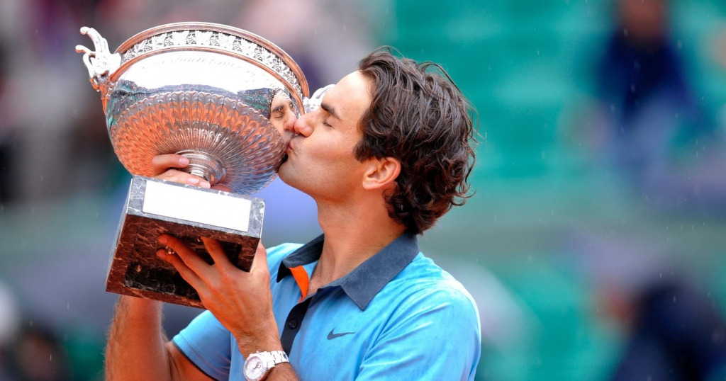 FEDERER_ROGER_ROLAND_GARROS_COUPE_DES_MOUSQUETAIRES_TENNIS_MAJORS_2009-1024x538.jpg