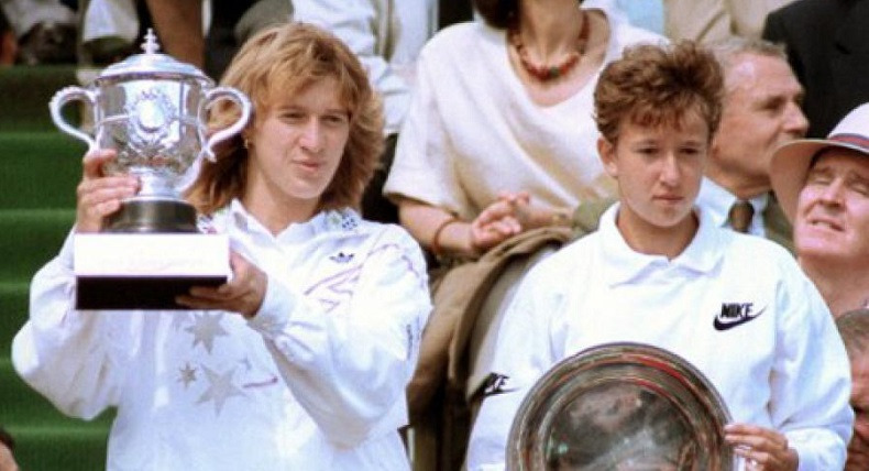 Graf-Zvereva-Finale-Roland-Garros-1988-6-0-6-0.jpg