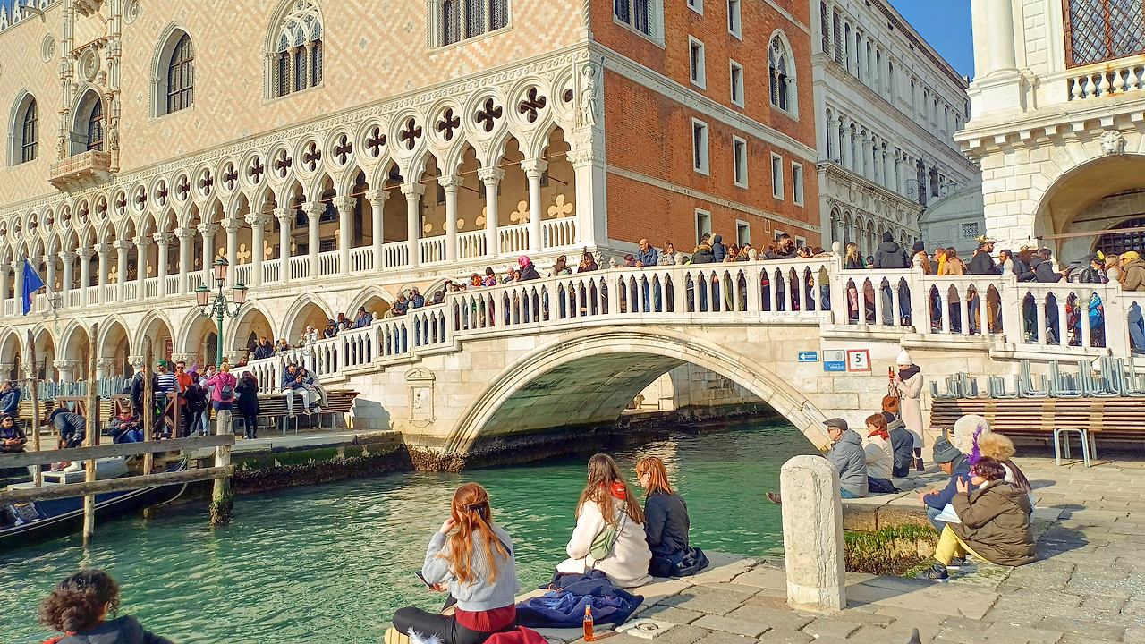 두칼레궁전 뒤-1.jpg