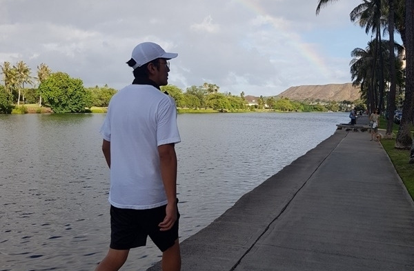 하정우 걷는 사람.jpg