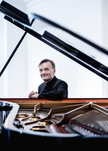 스티븐 허프.jpg