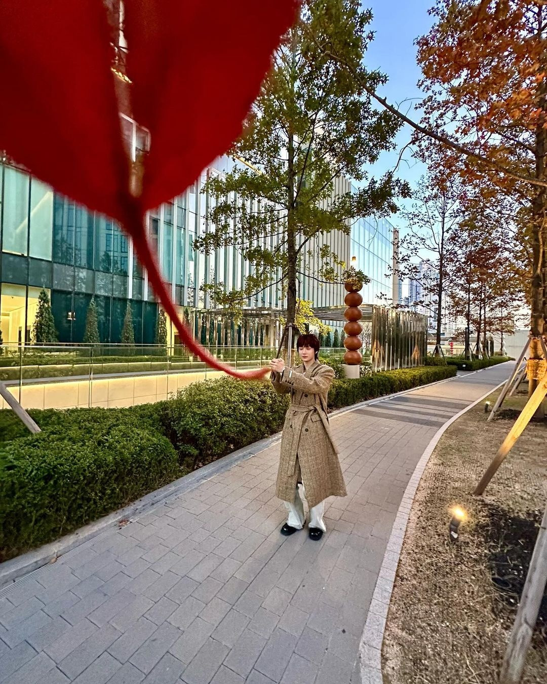 라이즈 앤톤 낙엽.jpg