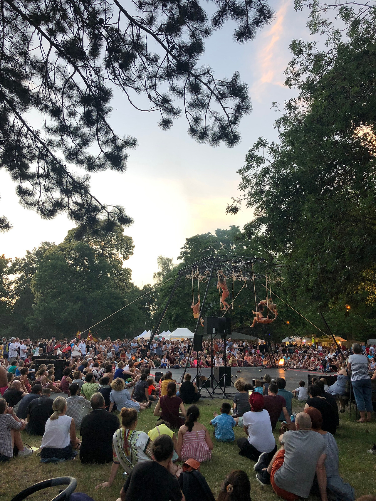 07 프랑스 비바시떼 페스티벌, 도심 속 공원의 공연 (c) Jin Yim.jpg