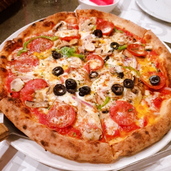 라그릴리아피자.jpg