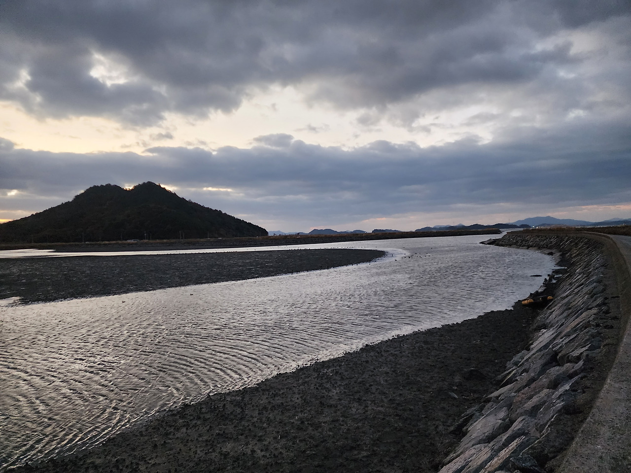8덕산앞 개펄강.jpg