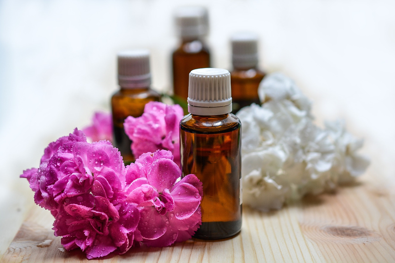 essential-oils-1433694_1920.jpg