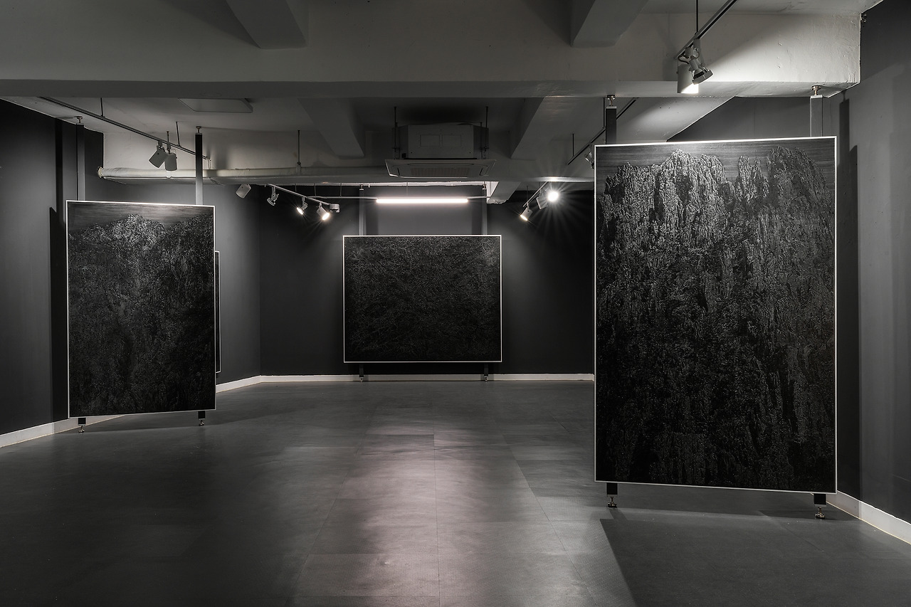 전시전경_밤에도 그것은 언제나 그곳에 있다_2022 (사진_조준용).jpg