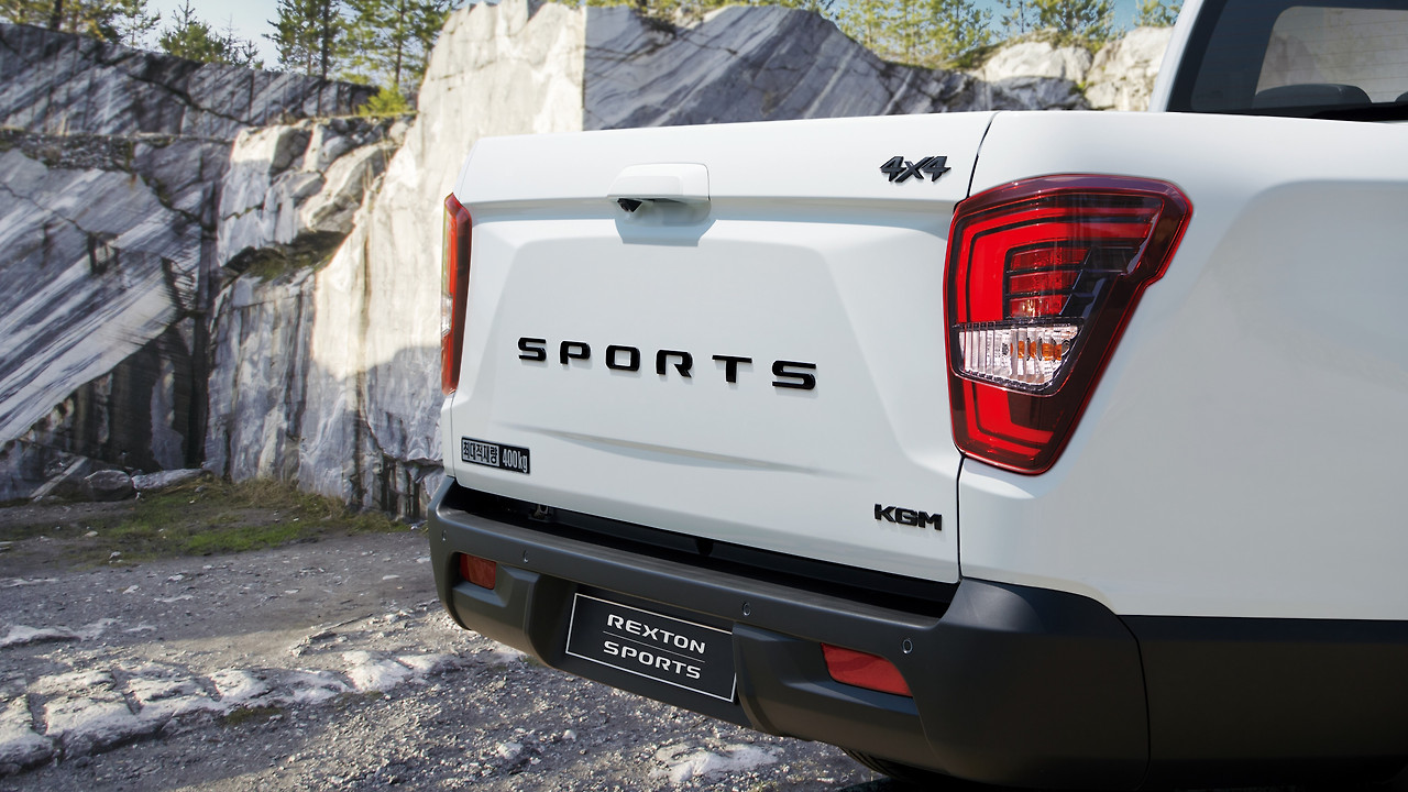 2408_스포츠 리어테일게이트.jpg