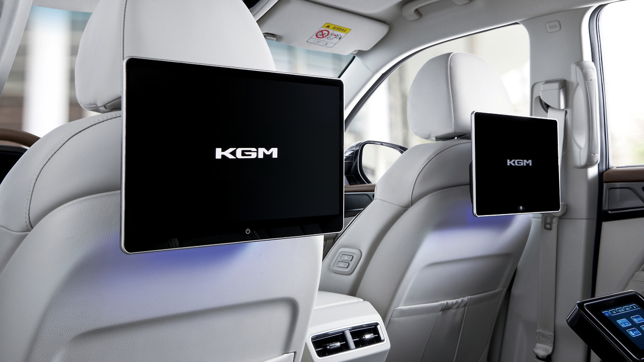 2402_렉스턴리무진 2열스마트모니터.jpg