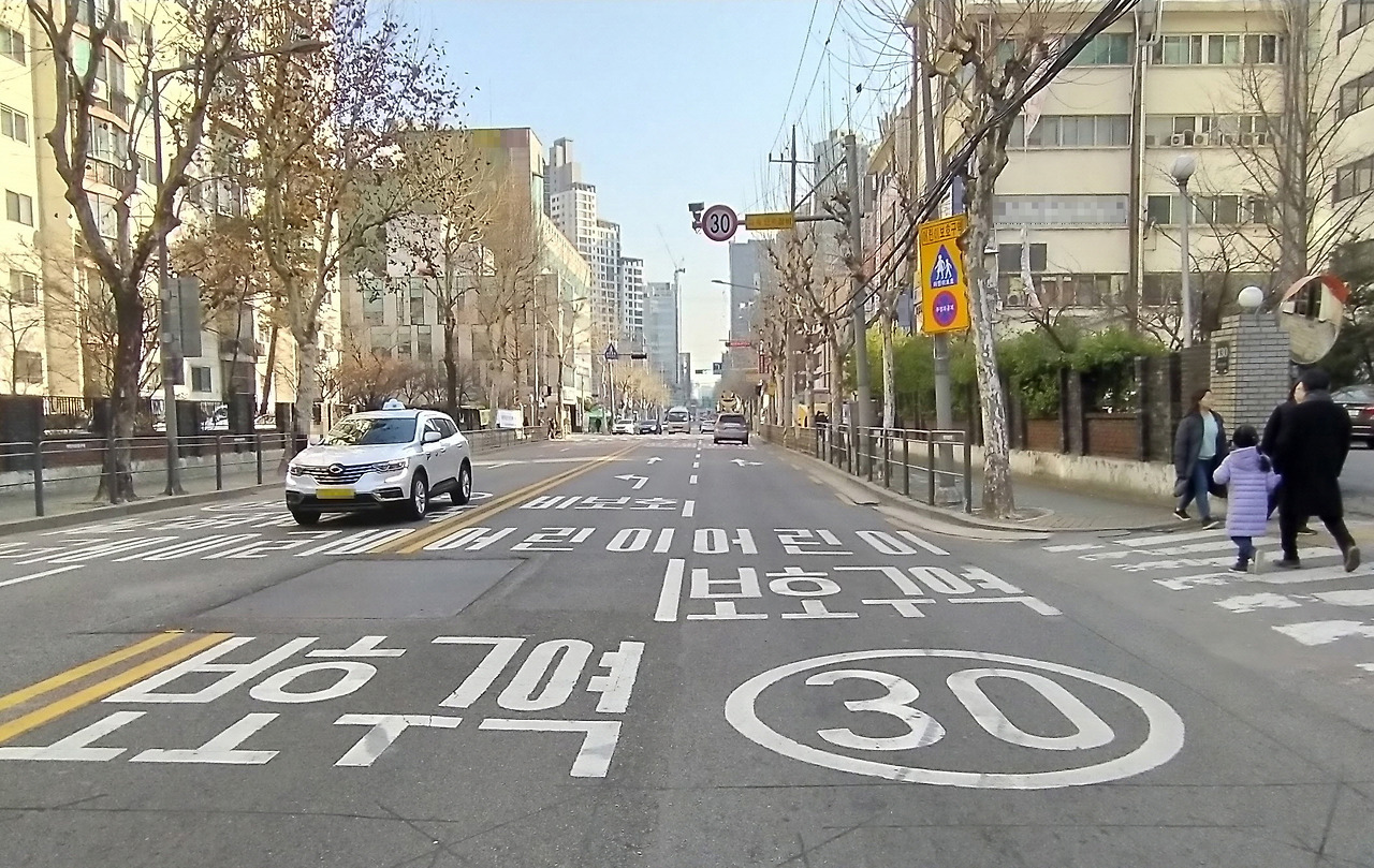 0226_교통법규_어린이보호구역.jpg