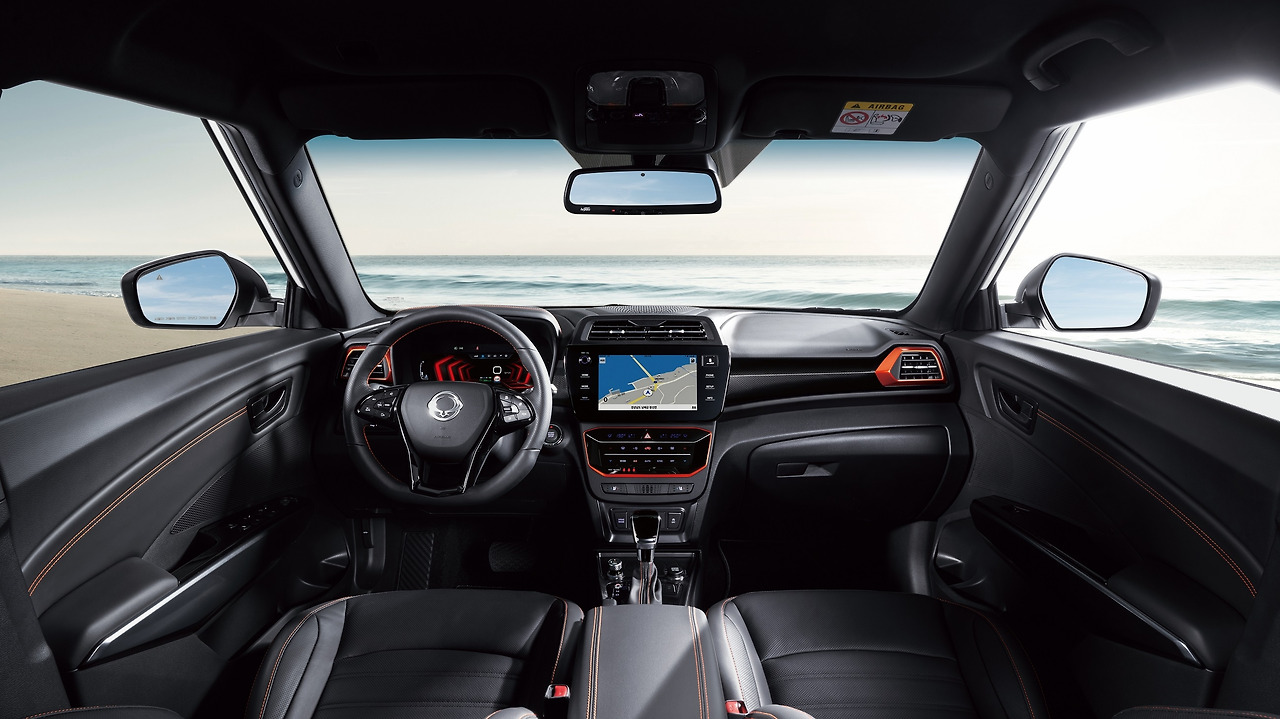 2305_티볼리 오렌지인테리어.jpg