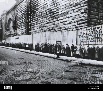 Reginald Marsh – Bread Line‑No One Has Starved (1932, 에칭).jpg
