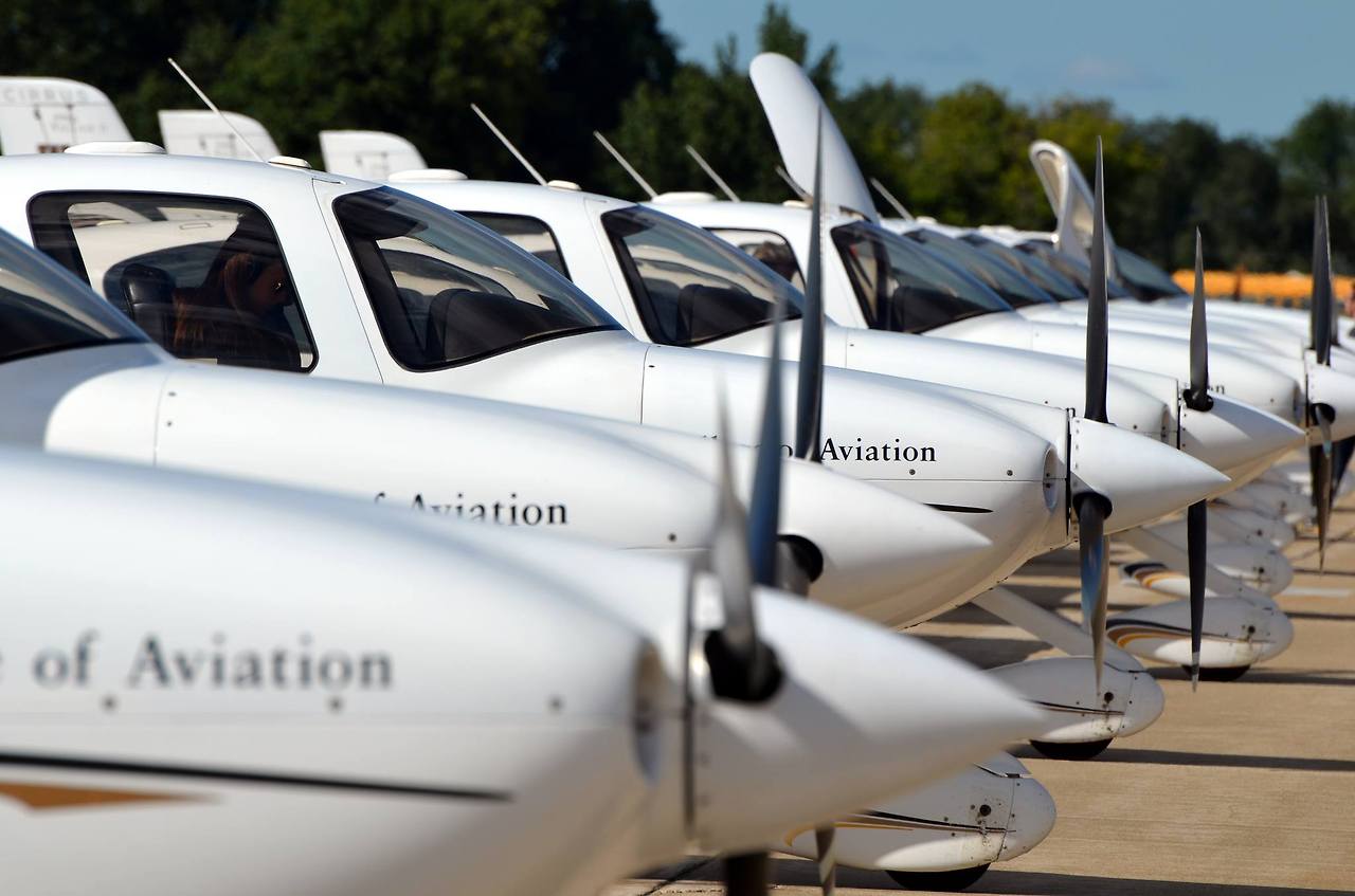 웨스턴미시건대학교 항공교육원.jpg