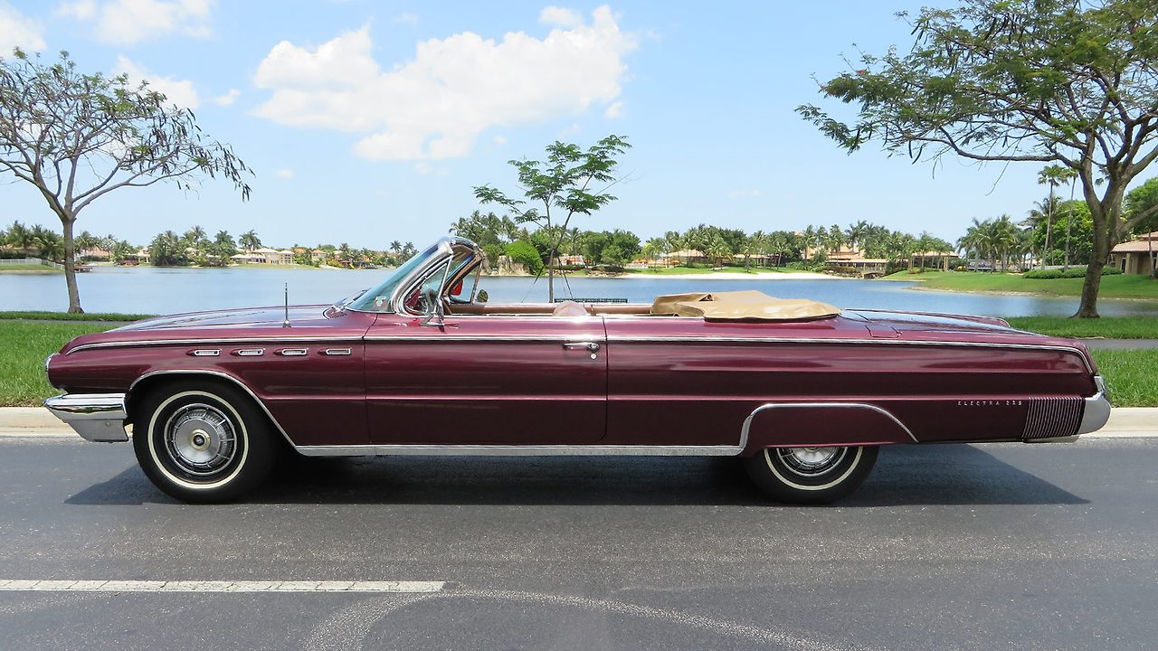 뷰익 엘렉트라.jpg