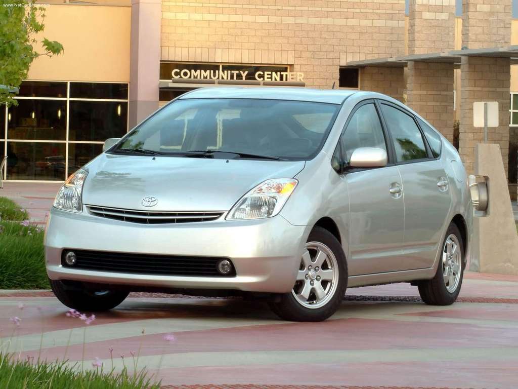 Toyota-Prius-2004-1024-07.jpg