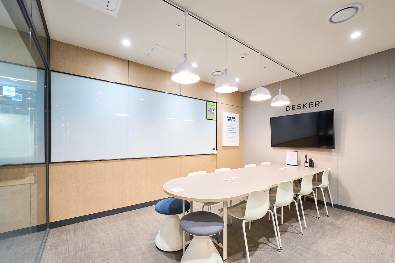 회의실_데스커(지하2층) (3).jpg