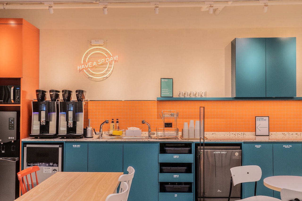 성수2호점 캔틴.jpg