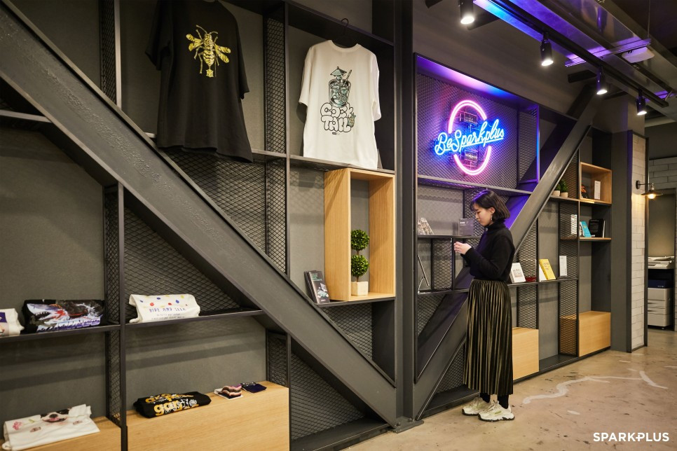 스파크플러스 성수점 라운지.jpg