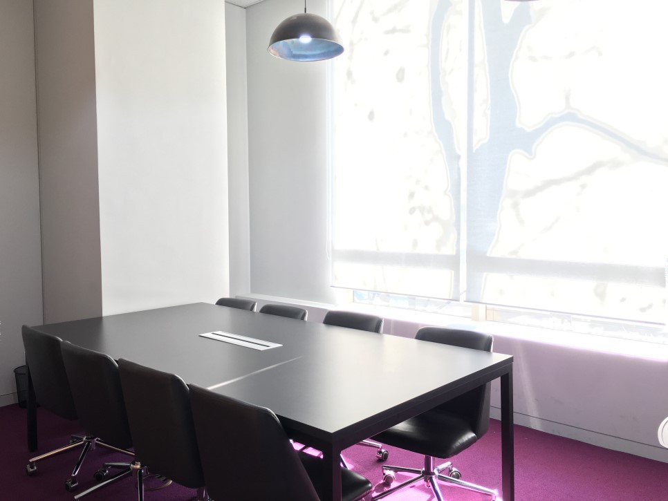 SparkPlus1호점_MeetingRoom3.jpg