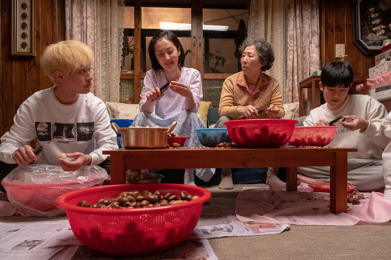 돌아갈 곳 가족.jpg