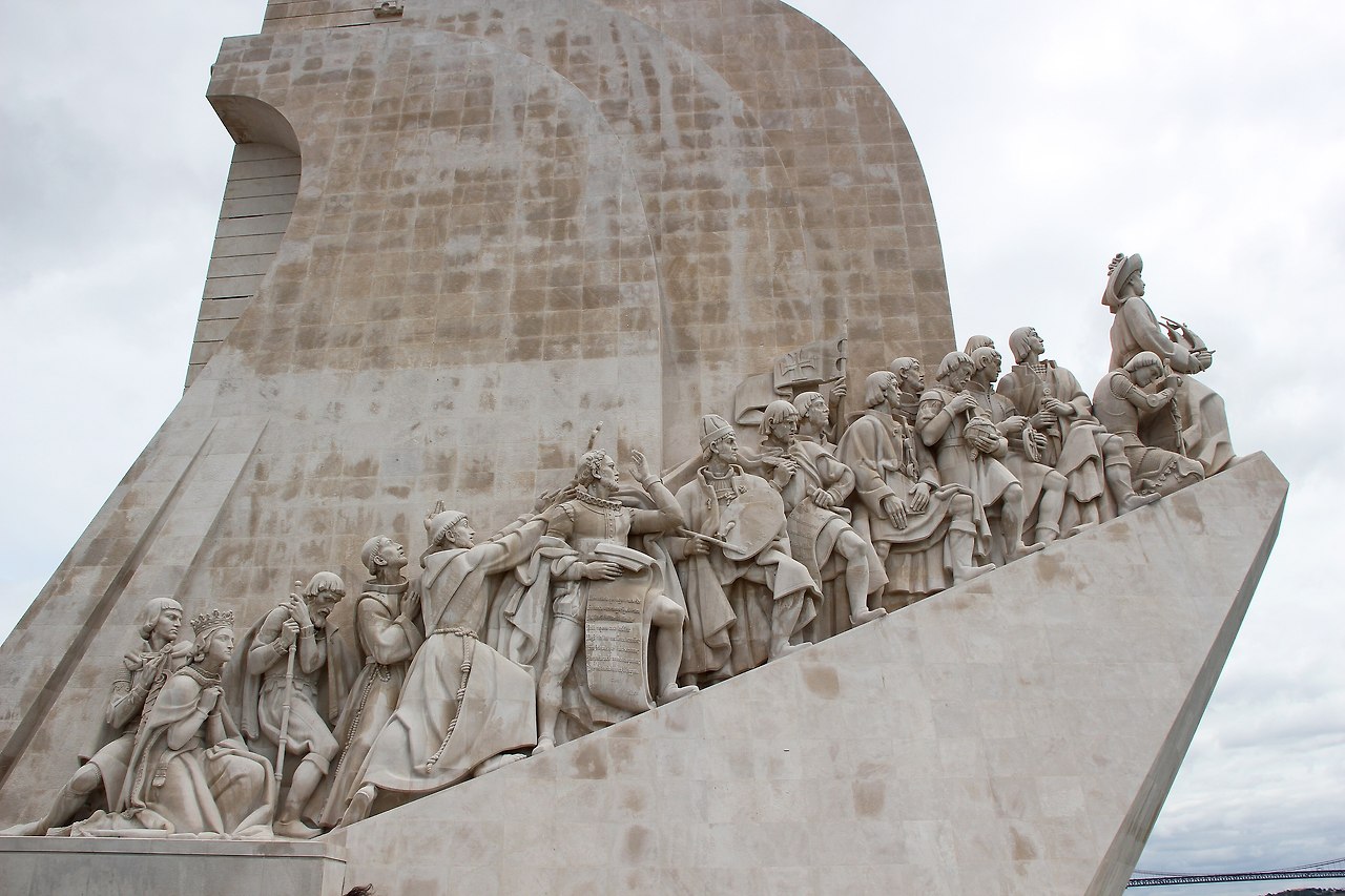 4096px-Portugal,_Lisbon,_Padrão_dos_descobrimentos_(52594309260).jpg